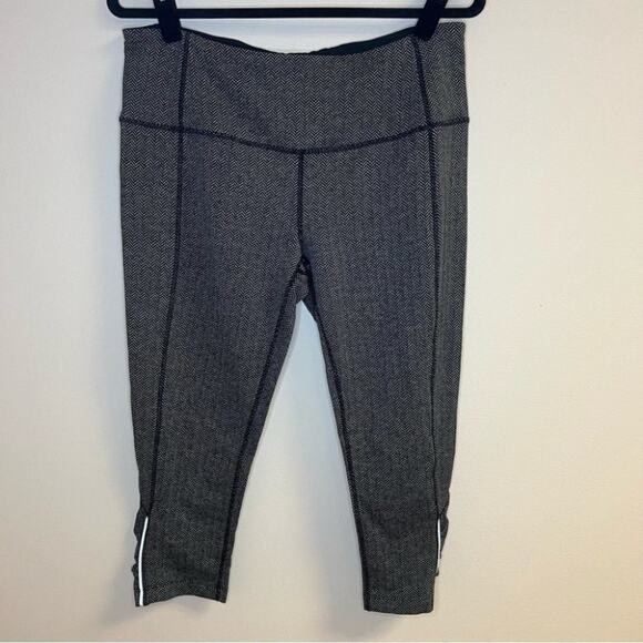 Mondetta Chevron Cropped Leggings Size Large - Picture 1 of 10